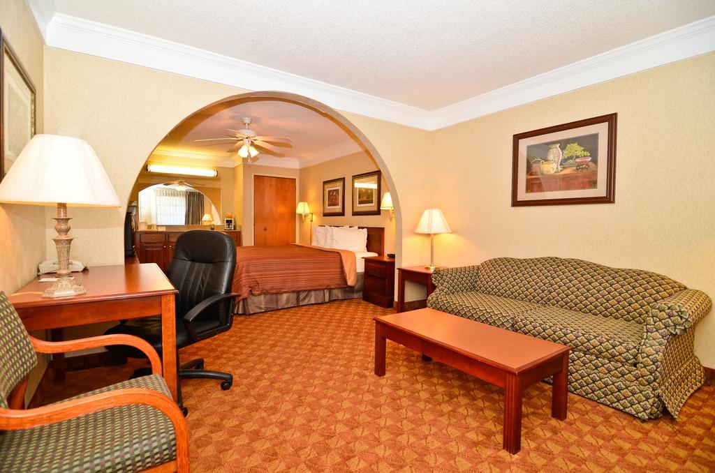 Peach State Inn & Suites Hawkinsville Exteriör bild