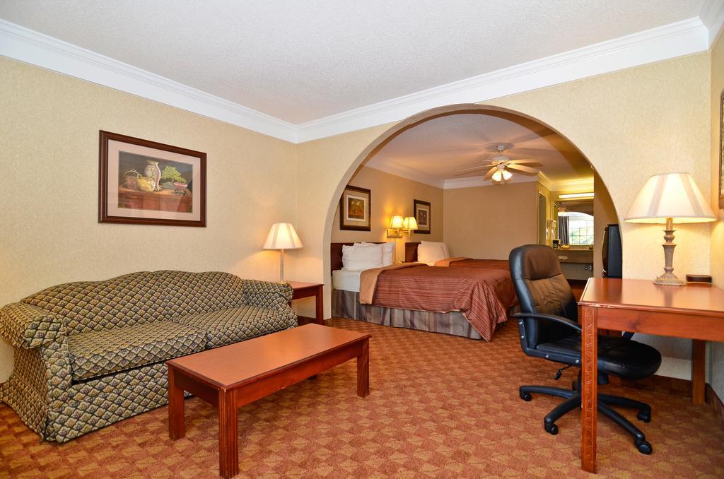 Peach State Inn & Suites Hawkinsville Exteriör bild