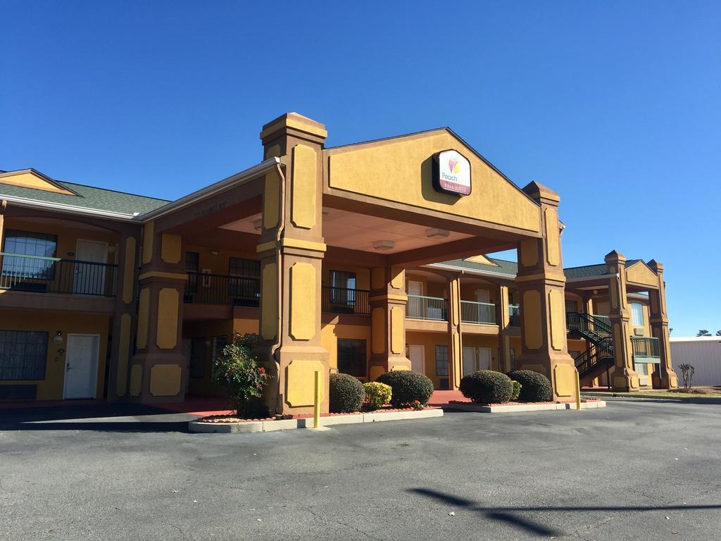 Peach State Inn & Suites Hawkinsville Exteriör bild